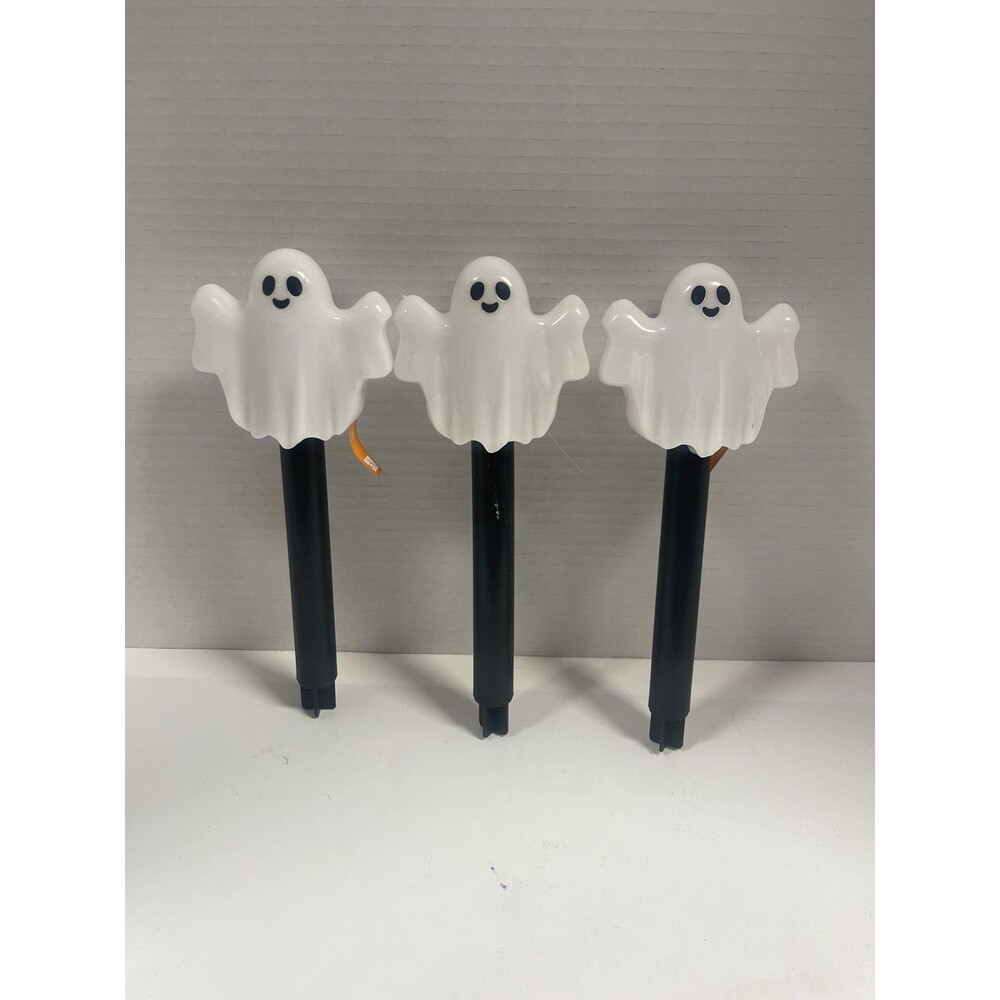 NEW Halloween GHOST Solar Outdoor Landscape Stake Lamps Yard Path Light Garden